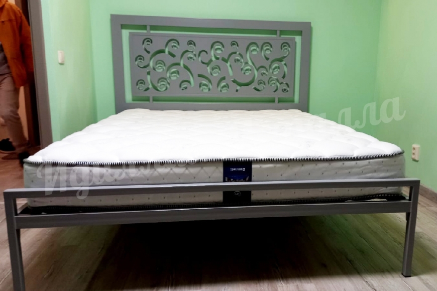 Кровать из металла LZ-009