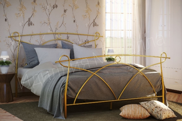 Кровать двуспальная в золотом цвете 095
