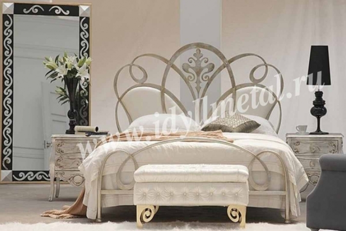 Дизайнерская кованая кровать с мягким изголовьем K015