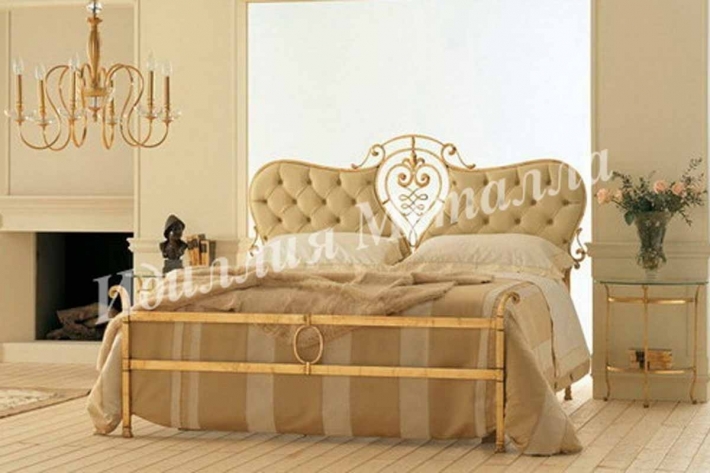 Кованая кровать с мягким изголовьем K060
