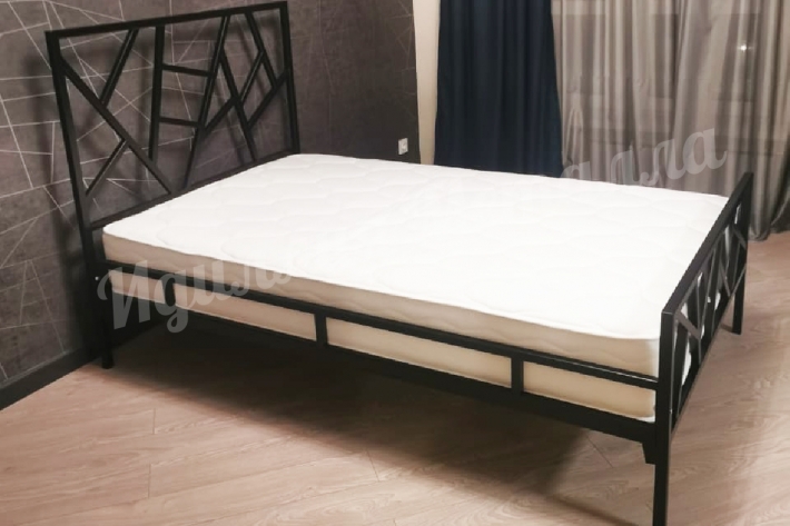 Двуспальная кровать Лофт L-018