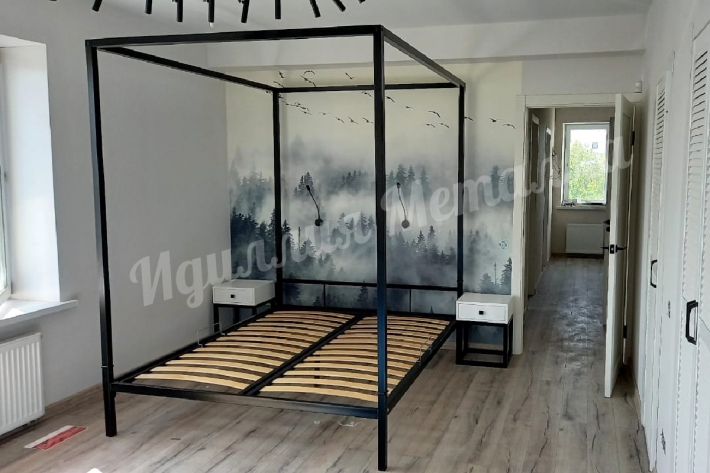 Кровать в стиле лофт с балдахином L-080