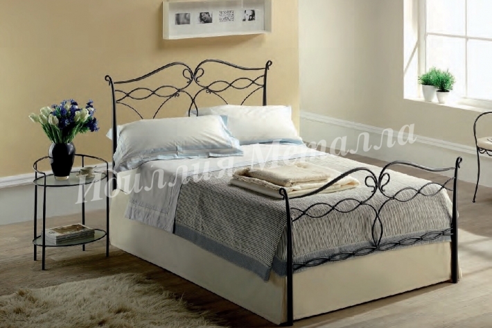 Кованая кровать с мягким изголовьем K036