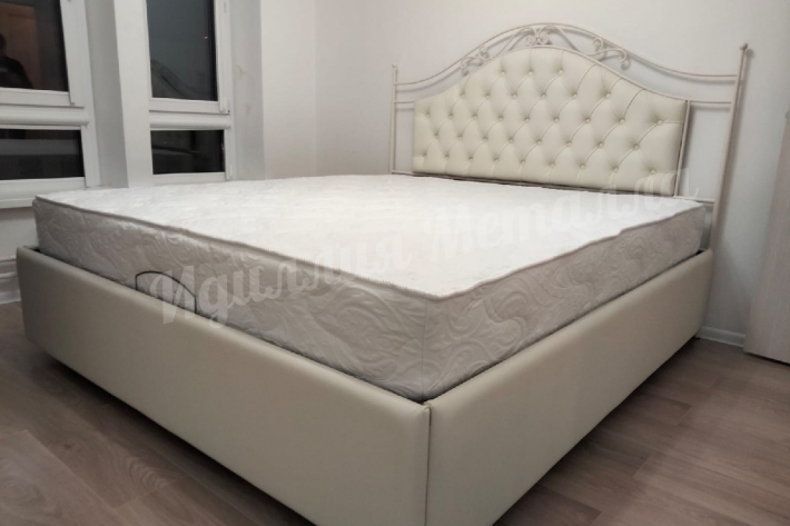 Кровать с подъемным механизмом для интерьера спальни PM-031
