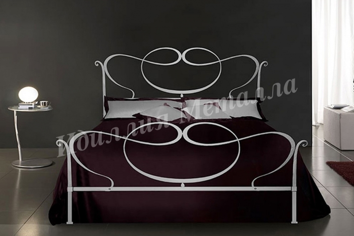 Дизайнерская двуспальная кровать ручной работы 087